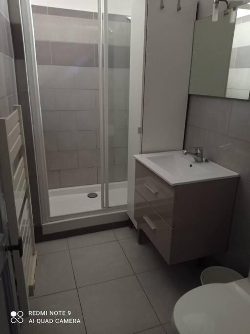 Appartement Au Coeur Du Village Sanary-sur-Mer Eksteriør bilde