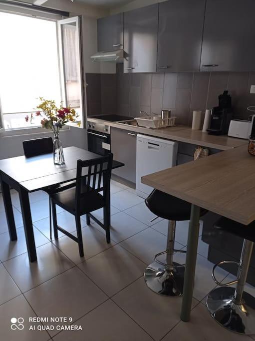 Appartement Au Coeur Du Village Sanary-sur-Mer Eksteriør bilde